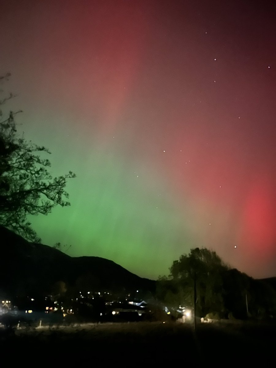 ✨ What a way to sign off the first half of term

😍 The Northern Lights splashed vivid colour across the Sedbergh night sky last night

Wishing our community a happy and restful half term break 👋