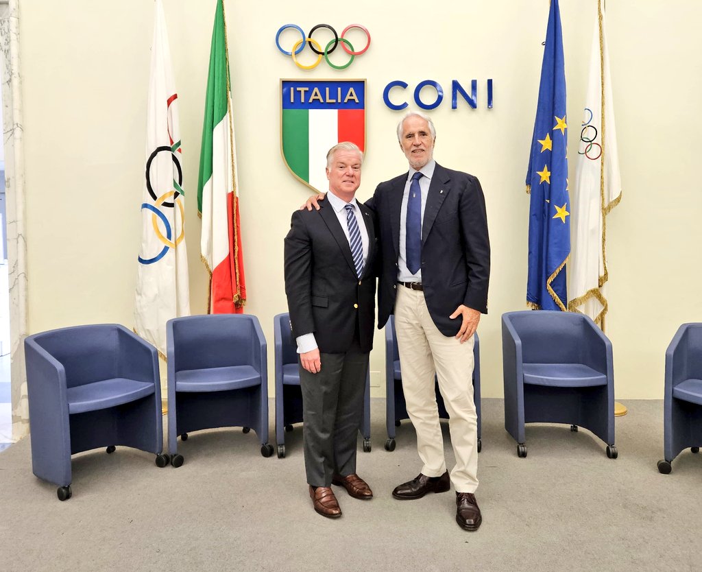 giomalago's tweet photo. Onorato dell'incontro con il Presidente Global #Esports Federation Paul J. Foster, nell'ambito del tavolo organizzato insieme a Daniele Di Lorenzo e a @GianfrancoRava, rispettivamente Presidente e Vicepresidente della Federazione Italiana ESports. Un colloquio importante per conoscere la dimensione del fenomeno e le nuove frontiere da esplorare