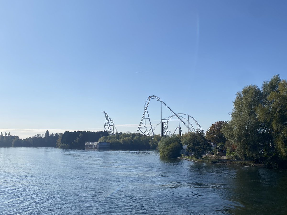 A different kind of rollercoaster today….keeping those hypos at bay with a bucket load of adrenaline!🎢 #gbdoc #HAW2024 #FrightNight #ThorpePark