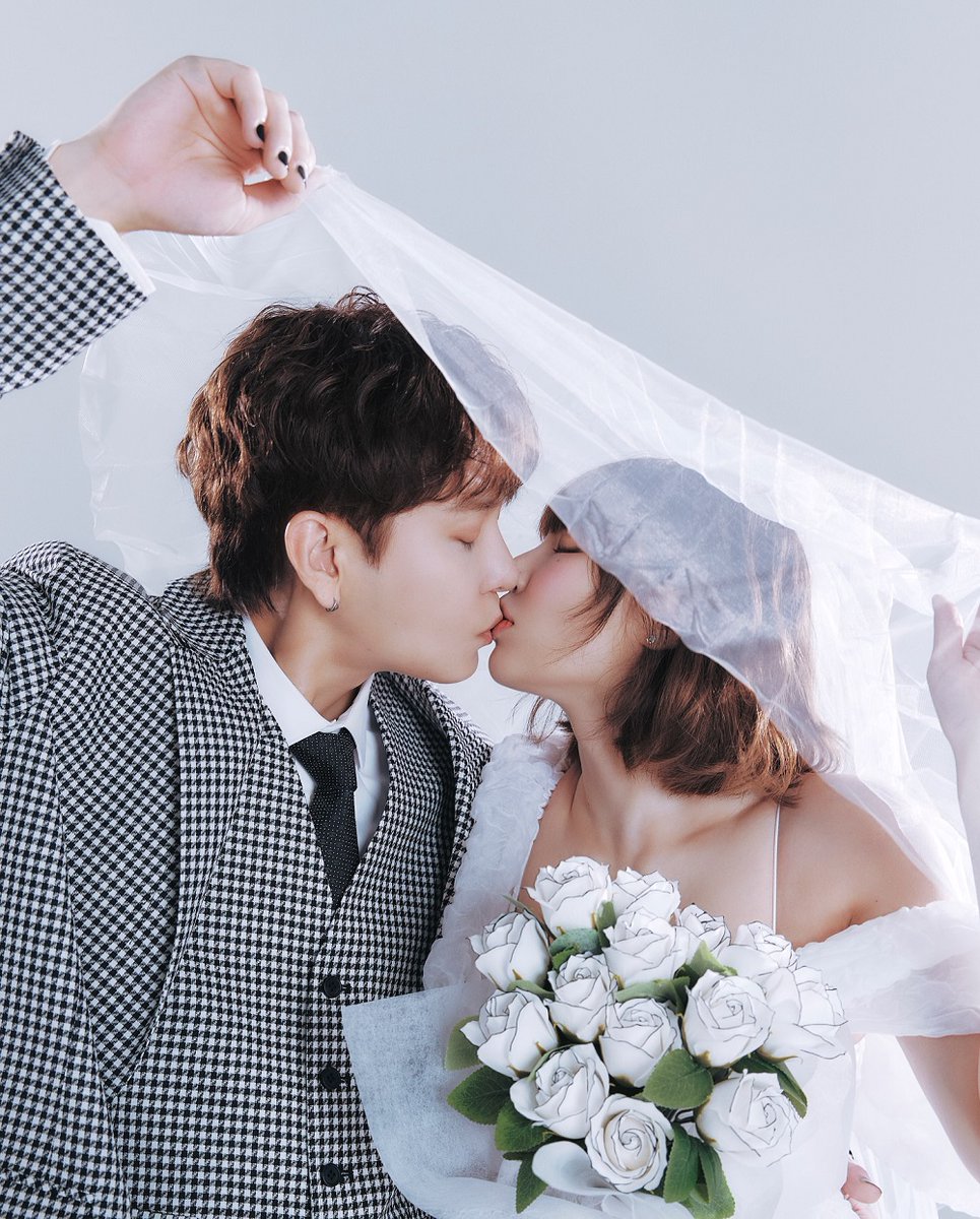 Kstyle_news's tweet photo. キム・ヒョナ＆元Highlight ヨン・ジュンヒョン、本日（10/11）結婚！超豪華ガーデンウエディングと報道
https://t.co/xhPh8E4wQe

#キムヒョナ #HyunA #ヨンジュンヒョン #YongJunhyung https://t.co/8VzzFzAV93