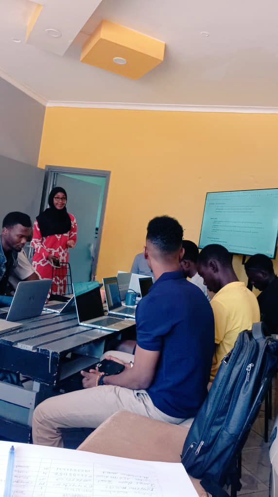 aspirekampala's tweet photo. 🌟 Week 6/10 of our program &amp; our students just wowed us with their project presentations at Aspire Digital Hub! 🚀 Their growth, creativity, and dedication shine through. So proud of their journey so far. Onward to the final weeks! 🙌🏾✨ #SkillsForRefugees #AspireDigitalHub https://t.co/RNJYetoRm2