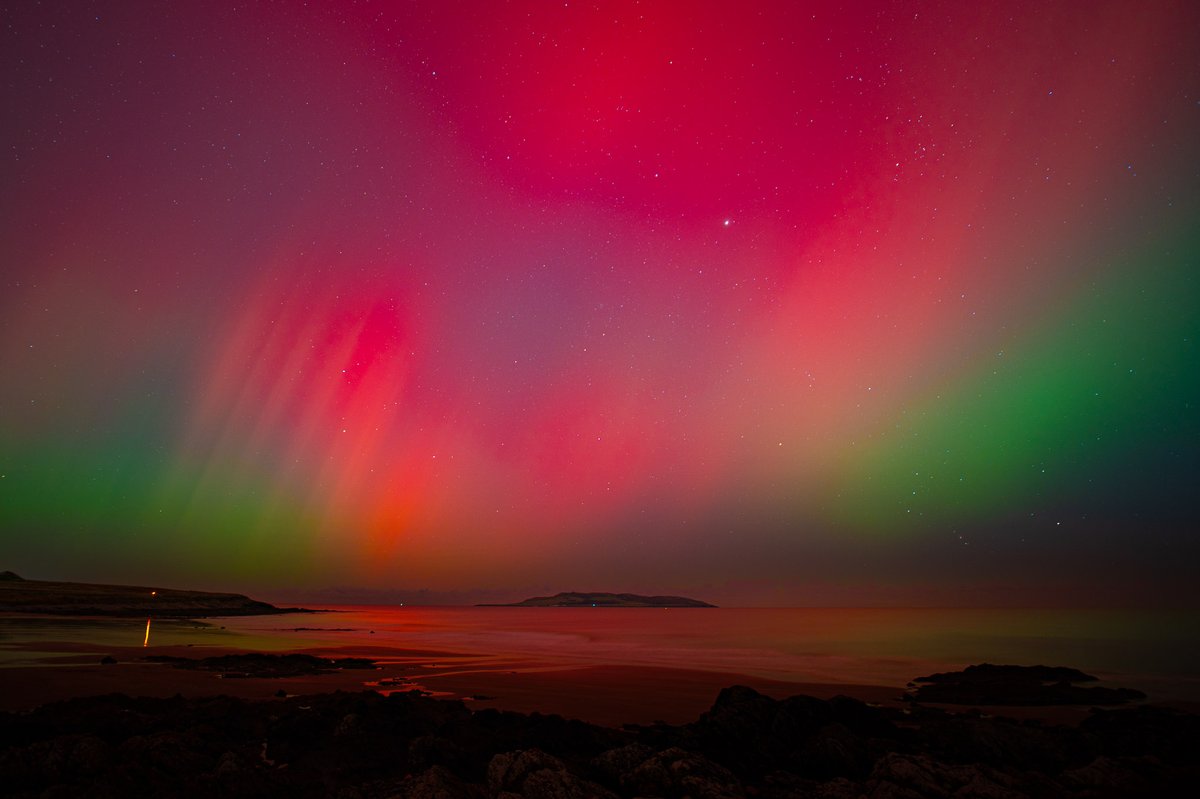 Last night's Aurora from Donabate Beach
<a href="/Fingalcoco/">Fingal County Council</a> <a href="/discoverfingal/">DiscoverFingal</a> <a href="/LambayWhiskey/">Lambay Irish Whiskey</a> <a href="/TourismIreland/">Tourism Ireland</a> <a href="/ancienteastIRL/">Ireland's Ancient East</a> <a href="/LovinDublin/">Lovin Dublin</a> 
#aurora #northernlights #Ireland <a href="/rtenews/">RTÉ News</a>