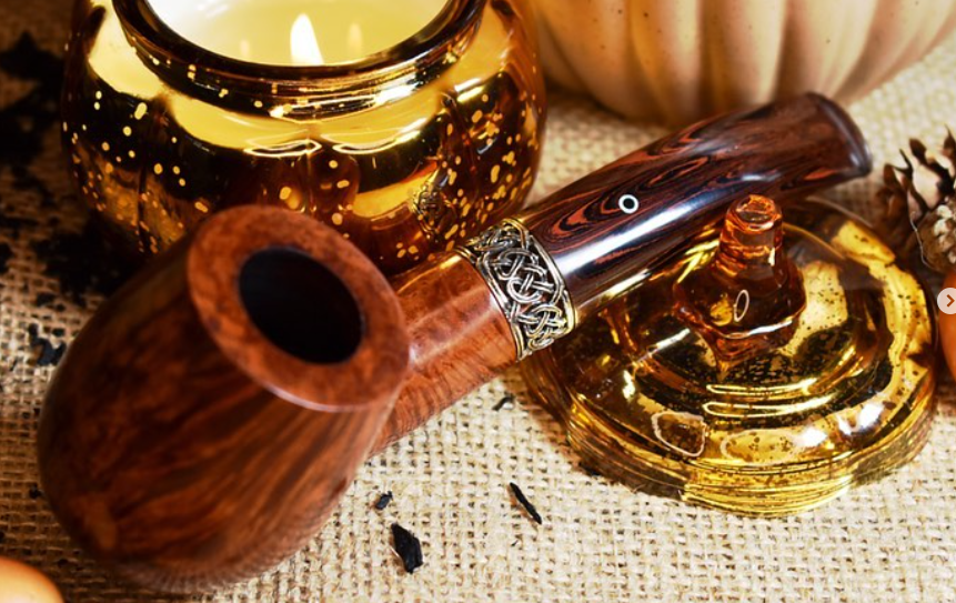 New month, new moments of relaxation ahead 💨

The Northern Briars Bruyere Premier ELX Bent Pipe is the perfect companion for those crisp autumn evenings 🍂✨🌚

tinyurl.com/4nbtzhde

#pipesmoking
#pipelife