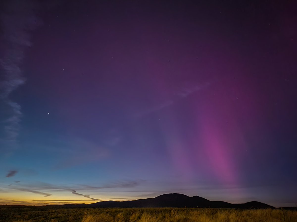 eBizMkts's tweet photo. Witnessed an extraordinary #auroraborealis display outside #PappyBoyingtonField last night (10.10.2024). Captured stunning images with both DSLR and smartphone. @GovernorLittle https://t.co/QaCIorFJqS https://t.co/cUwe0wMApE