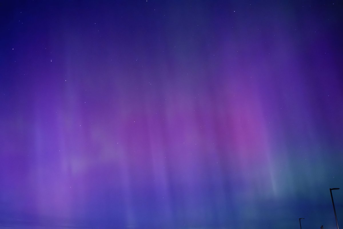 eBizMkts's tweet photo. Witnessed an extraordinary #auroraborealis display outside #PappyBoyingtonField last night (10.10.2024). Captured stunning images with both DSLR and smartphone. @GovernorLittle https://t.co/QaCIorFJqS https://t.co/cUwe0wMApE