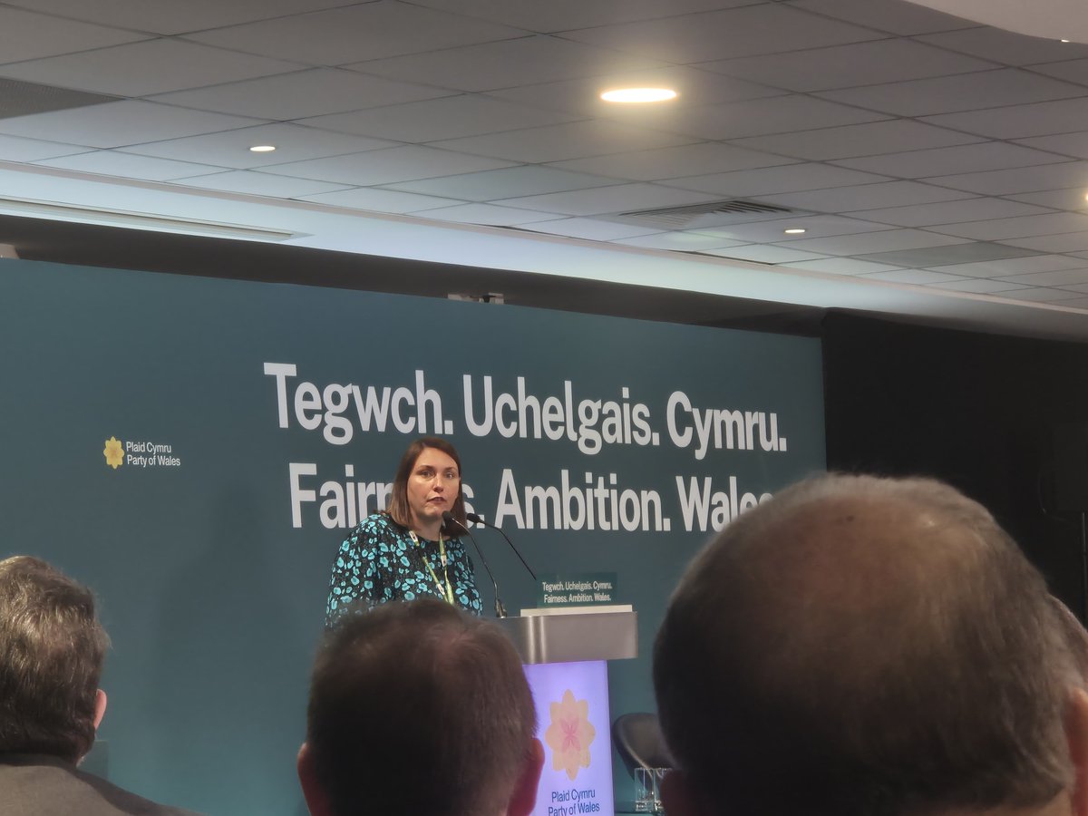 Cyng Jeff Smith (@cyngjeffsmith) on Twitter photo I've just proposed a motion to Plaid Cymru conference for fair funding for our national heritage institutions. Many thanks also to <a href="/Heledd_Plaid/">Heledd Fychan AS/ MS 🏴</a> for such a passionate speech. I'm glad to report that the motion passed unanimously. I've just proposed a motion to Plaid Cymru conference for fair funding for our national heritage institutions. Many thanks also to <a href="/Heledd_Plaid/">Heledd Fychan AS/ MS 🏴</a> for such a passionate speech. I'm glad to report that the motion passed unanimously.