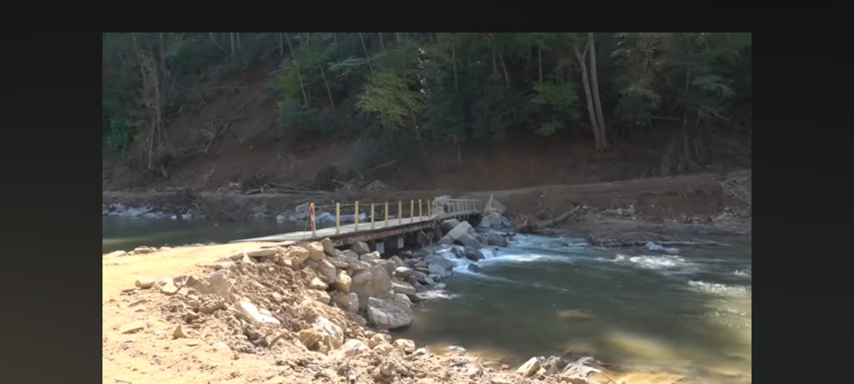 JRMerrifield's tweet image. youtu.be/gb02M4voDxA?si…
A perfect example of our Appalachian culture.
A temporary bridge built by neighbors using flatbed trailers.
They did this to reach those who were stranded.