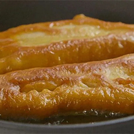 DeliaOnline's tweet image. Recipe of the Day: Shallow Fried Fish. You can watch how to make this recipe in our online cookery school video. Serve with chunky tartare sauce.  deliaonline.com/recipes/collec…

#friedfish #recipeoftheday #recipes #cookeryschool #tartaresauce #homecooking