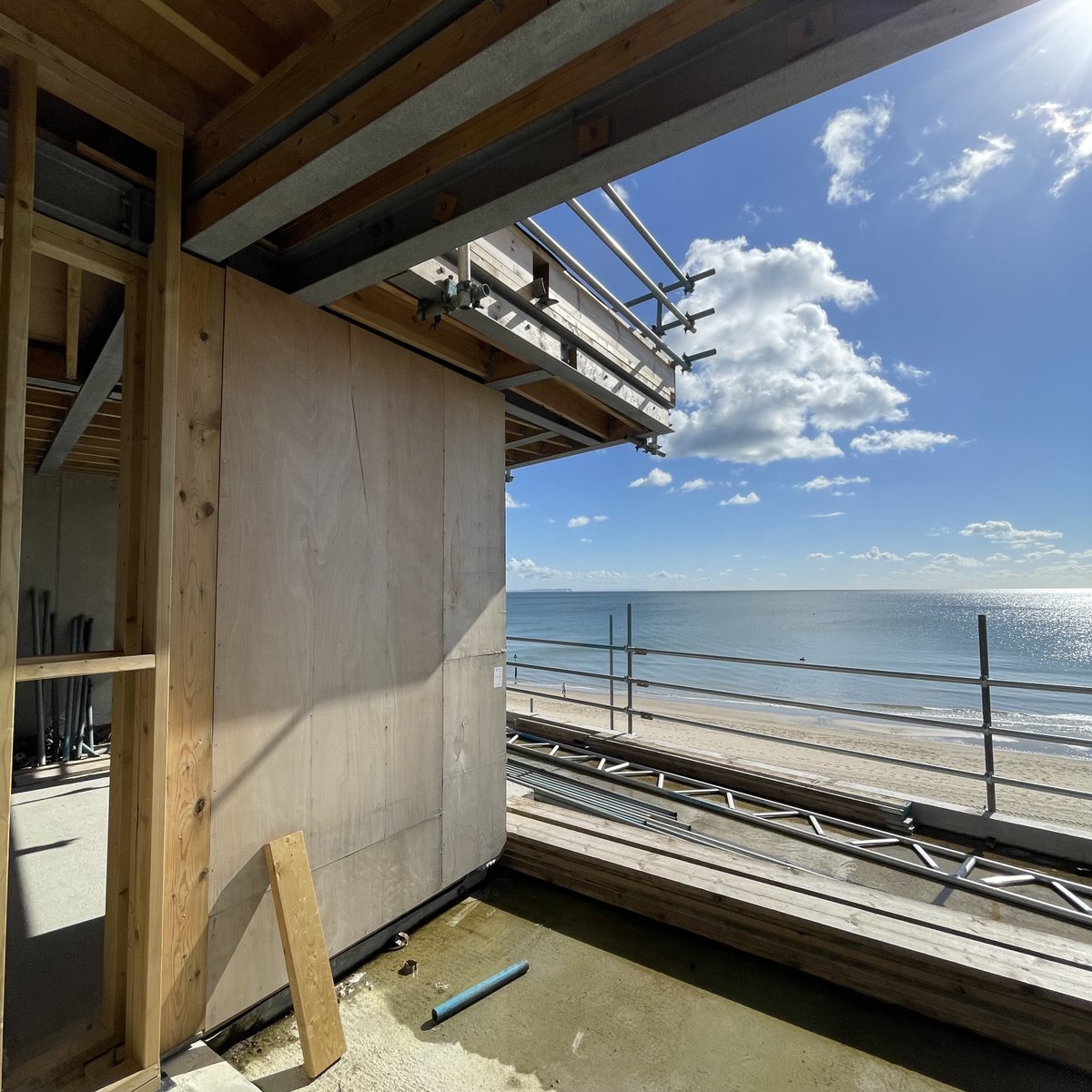DavidJamesArc's tweet photo. Currently on site - this stunning DJA design is enviably located on the Sandbanks spit with direct private access to the beach from the rear of the house. DJA undertook the design &amp; planning and building regulation drawings for this project. https://t.co/esUmcBF1xG