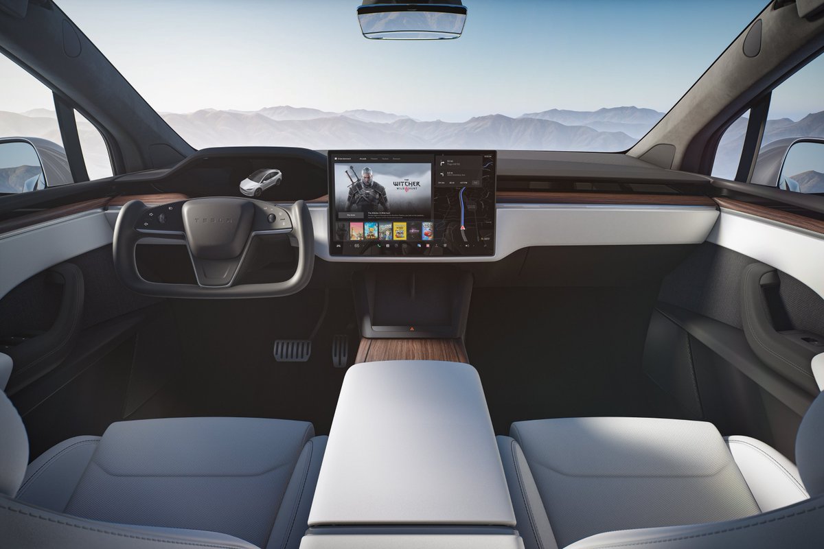 icebin's tweet image. "Tesla's sleek, intuitive touchscreen is a game-changer, seamlessly integrating cutting-edge technology into the driving experience. From intuitive controls to advanced features, it's a testament to the brand's commitment to innovation and user-centric design. #TeslaScreen