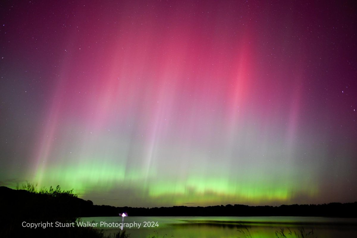StuWalkerPhotos's tweet image. Oh what a night, epic Aurora Borealis display across the night skies of Cumbria near Brampton overnight. #Auroraborealis #Cumbria #nightskies