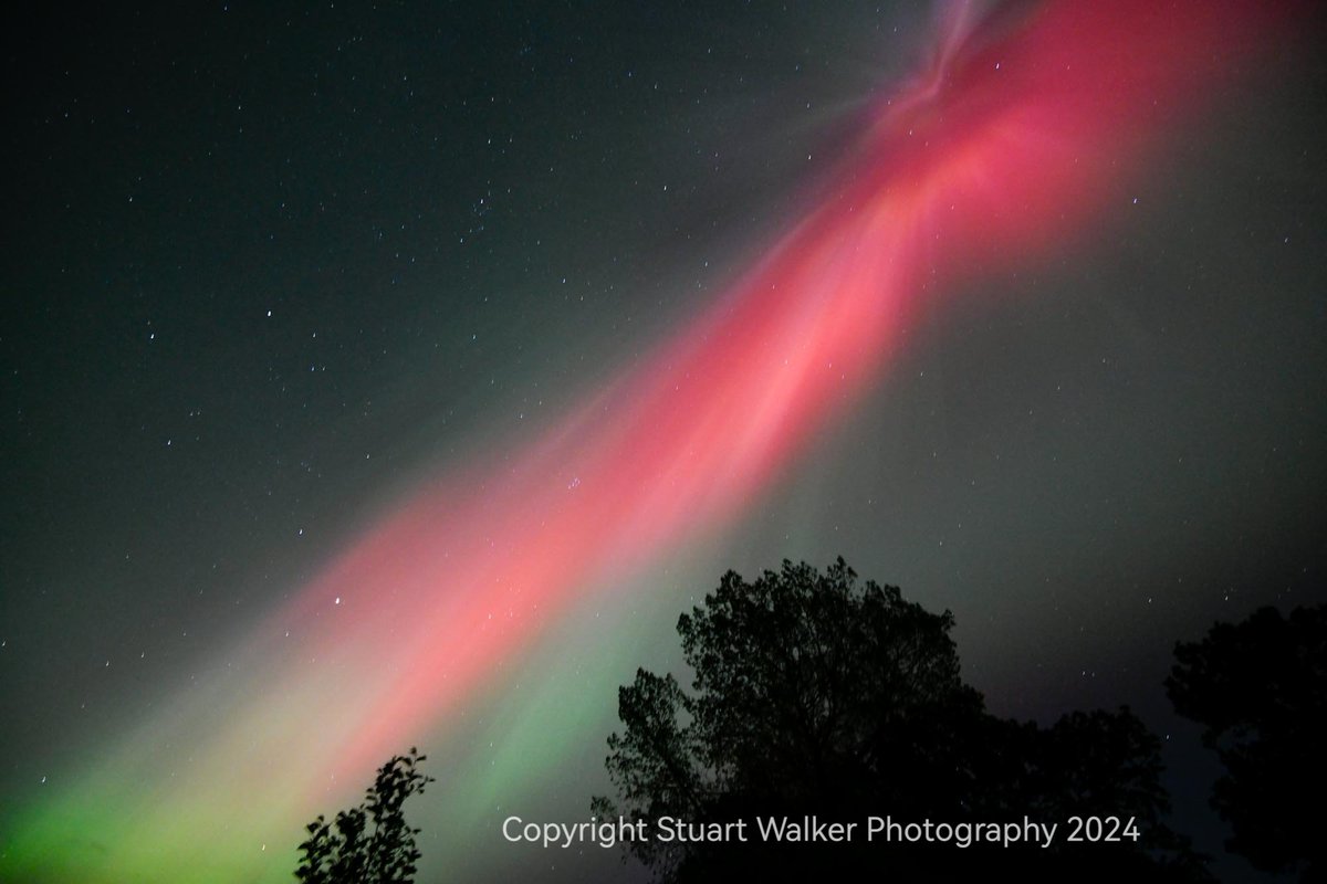 StuWalkerPhotos's tweet image. Oh what a night, epic Aurora Borealis display across the night skies of Cumbria near Brampton overnight. #Auroraborealis #Cumbria #nightskies