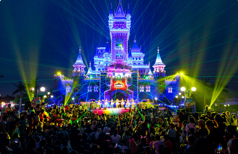 🌟 Breathtaking 3D Mapping Building Show at a Theme Park | Powered by Hirender 🌟

#Hirender #3DMapping #ThemePark #MediaControl #ProjectionShow #EventTechnology #CulturalIntegration #LightAndShadow #TechInnovation #ExperienceDesign #EnlighttheVision