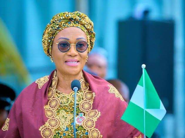 SaharaReporters's tweet image. Tinubu Is Rich But Not Greedy; He’s Not The Cause Of Economic Hardship In Nigeria, Says First Lady Oluremi | Sahara Reporters bit.ly/3Nt07SJ