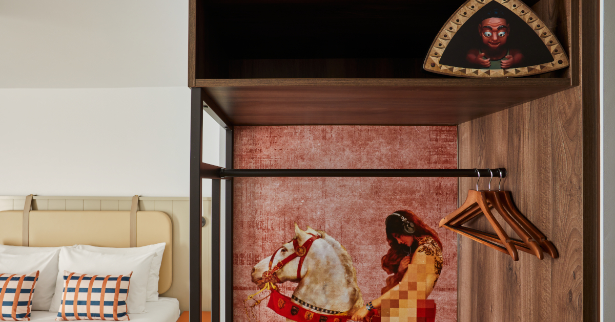 For our #FridayFocus this week, we're looking for a Reservations Executive at @hotelindigocov! You are often the first person our guests speak to on the phone so it will be your responsibility to set the tone and make a great first impression: shorturl.at/EZMUx