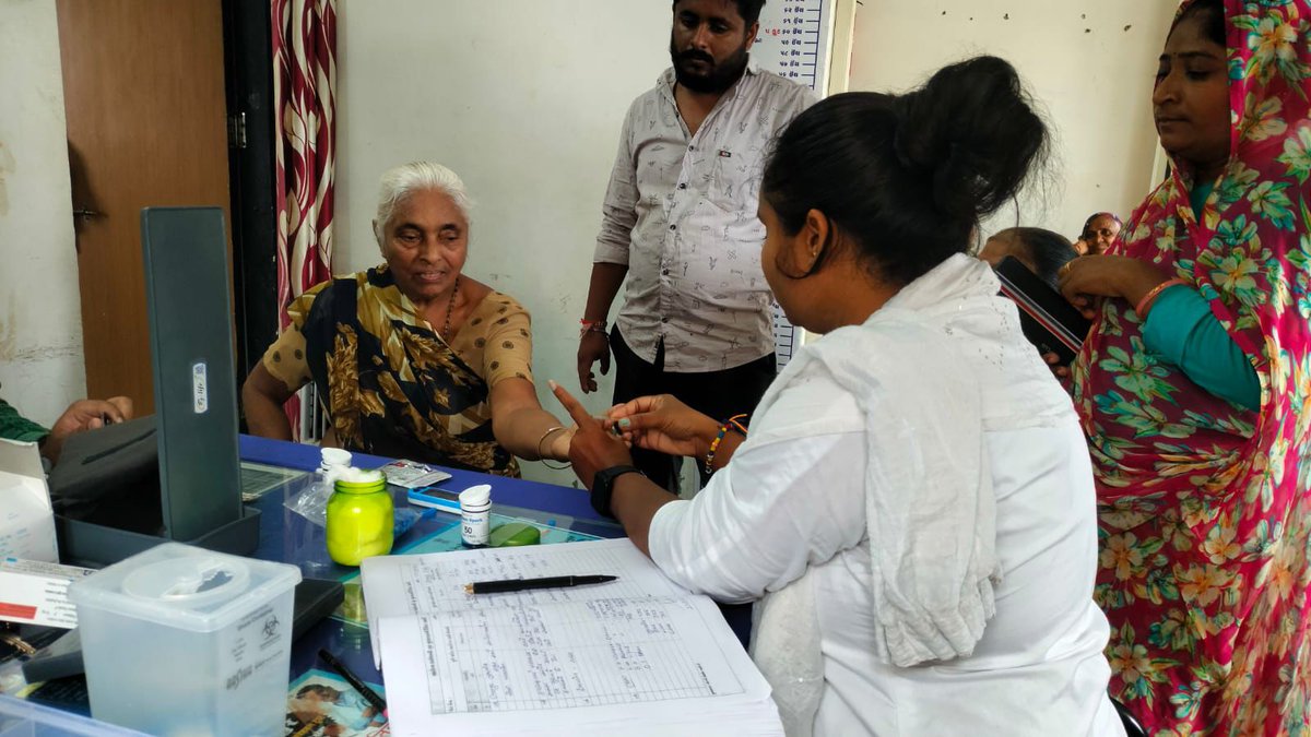 aam_davad's tweet image. @aam_davad &quot;વિકાસ સપ્તાહ&quot;
વિકસિત ભારત ના નિર્માણ માટે ગુજરાત છે સમર્પિત અંતર્ગત આજ રોજ દાવડ આયુષ્યમાન આરોગ્ય મંદિર પર આરોગ્ય શિબિર નું આયોજન કરવામાં આવ્યું હતું આ આરોગ્ય શિબિર માં એનસીડી સ્ક્રીનીંગ અને સારવાર આપવામાં આવી હતી.