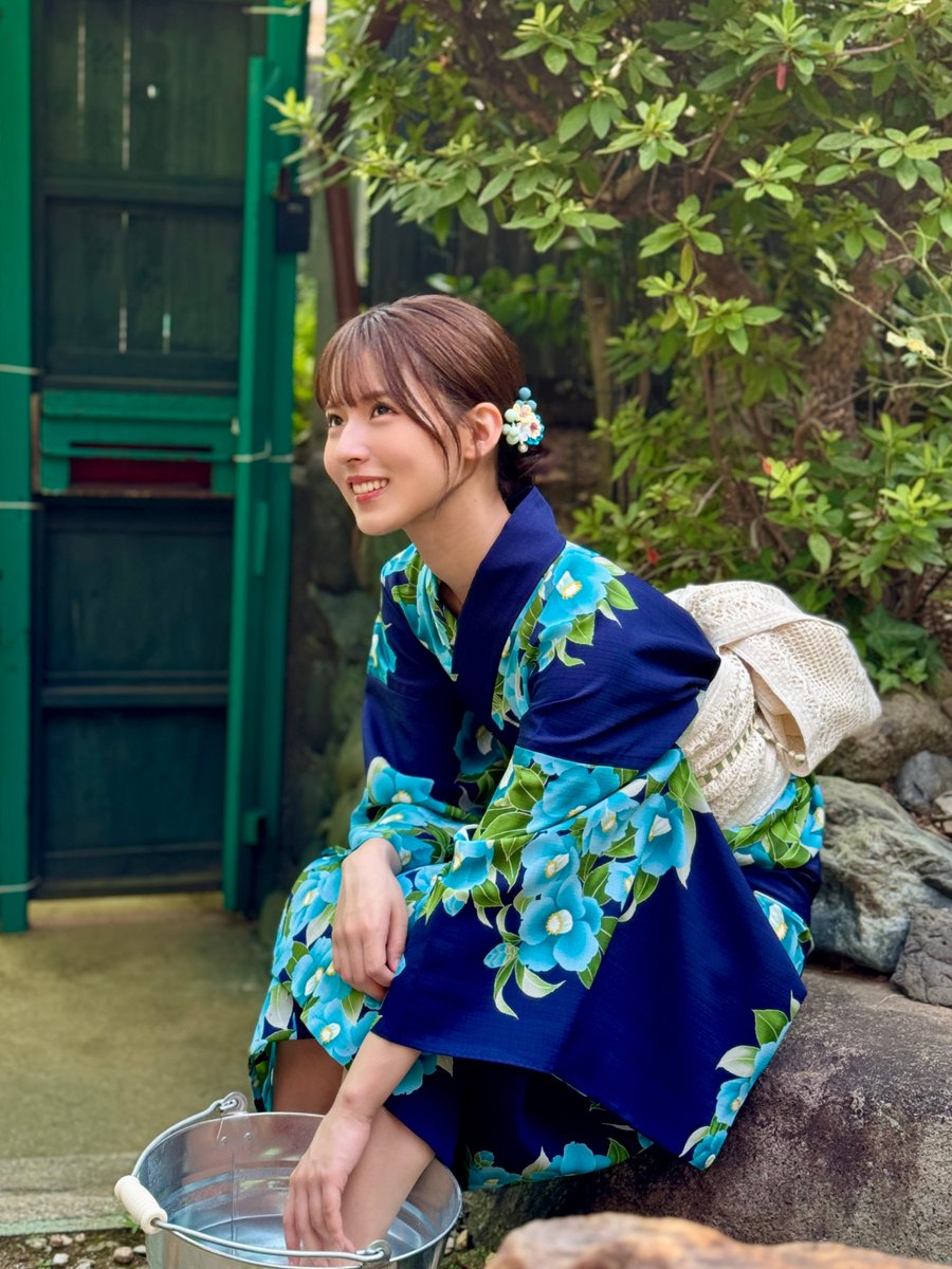 🎊発売中!!🎊／ 兄弟誌 #週刊少年チャンピオン 45号表紙巻頭は #櫻坂46