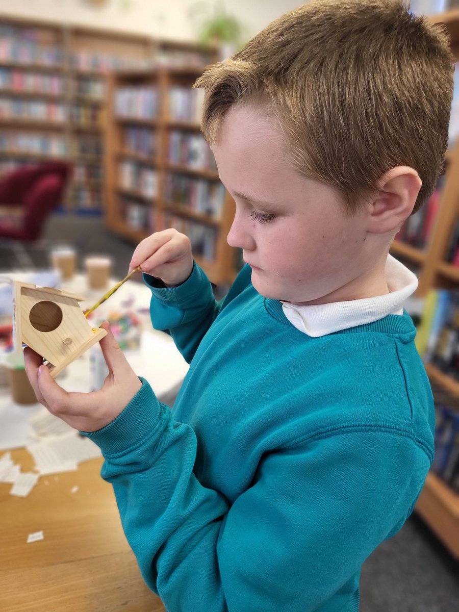 tynywernp's tweet image. Puffins visited @BedwasLib for #GreenLibrariesWeek. They listened to eco stories and decorated beautiful bird boxes @CaerphillyLibs @EcoSchoolsWales @FceGyg #LoveLibraries