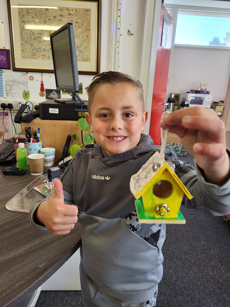 tynywernp's tweet image. Puffins visited @BedwasLib for #GreenLibrariesWeek. They listened to eco stories and decorated beautiful bird boxes @CaerphillyLibs @EcoSchoolsWales @FceGyg #LoveLibraries