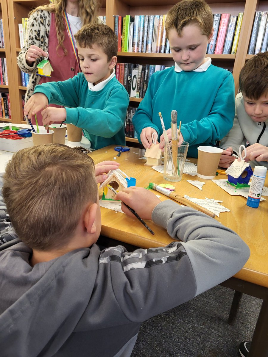 tynywernp's tweet image. Puffins visited @BedwasLib for #GreenLibrariesWeek. They listened to eco stories and decorated beautiful bird boxes @CaerphillyLibs @EcoSchoolsWales @FceGyg #LoveLibraries