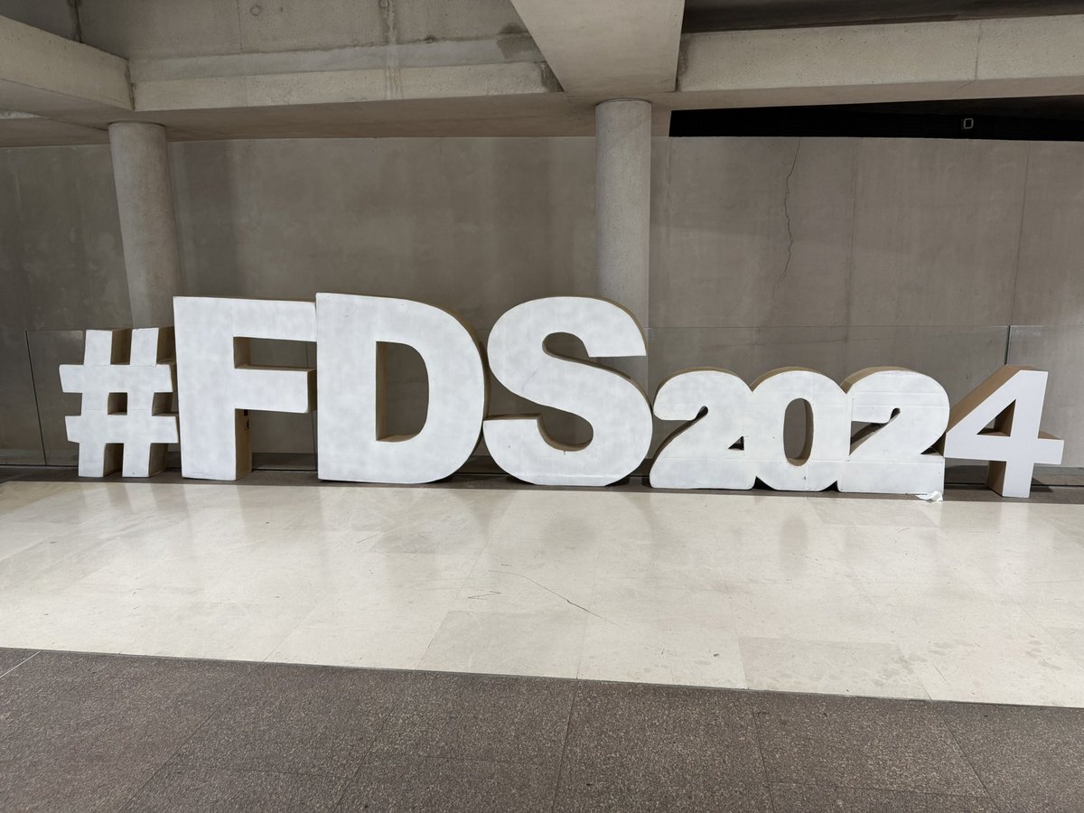 Drassm_Culture's tweet photo. | EN DIRECT |
Le #Drassm est présent aujourd’hui au sein du village des sciences à @marseille, dans le cadre de la @FeteScience, organisée par @debrouillotwit PACA. Cette journée, destinée aux scolaires, est l’occasion pour eux d’en apprendre plus sur l’archéologie sous-marine. https://t.co/BVXkEXQVlV
