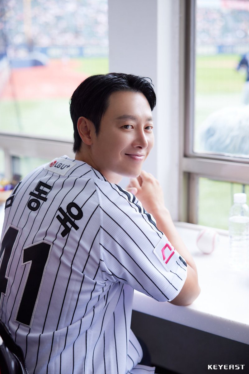 키동캠 발견하면 나오는 장꾸정색 😐
                  금방 이렇게 웃어줄 거면서 ㅋㅋㅋ