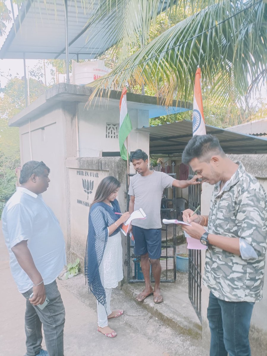 BJMM_4AnN's tweet photo. Join hands with BJP!!!
Membership Drive by Shri. Raj Kumar and Miss Rose at Attampahad area...
#BJMM #membershipdrive2024
@blsanthosh @MrsGandhi https://t.co/IKZlom17MD
