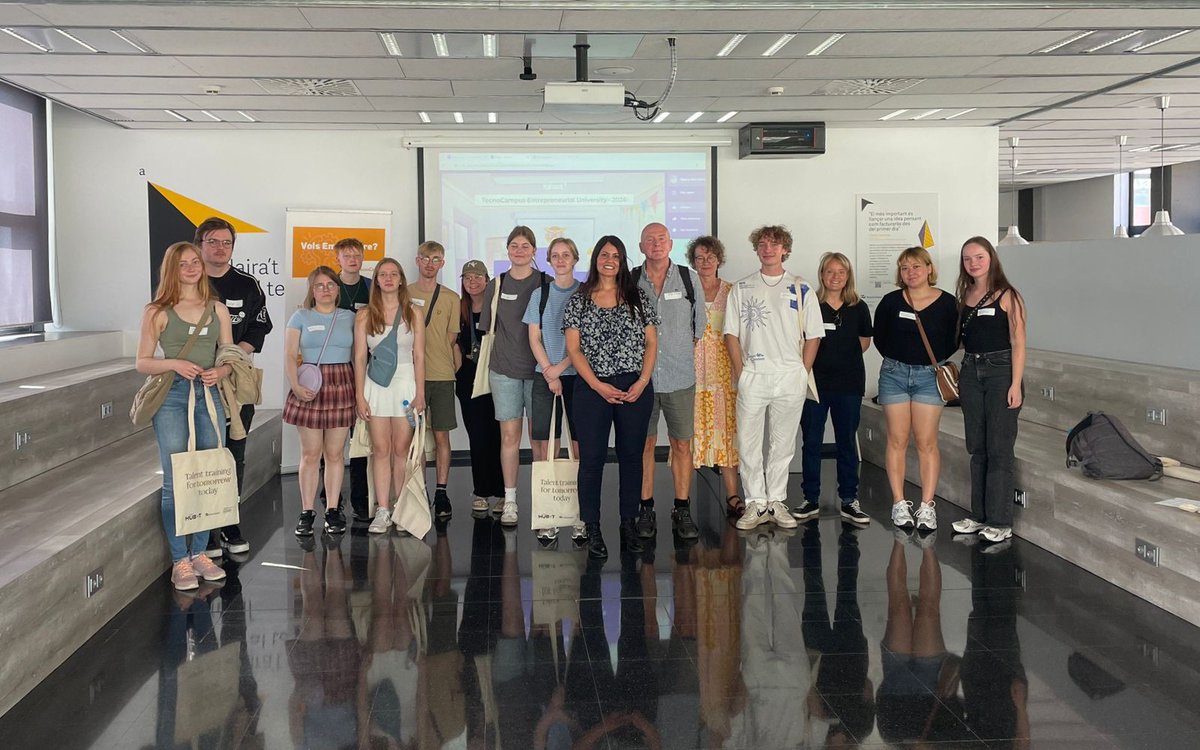 HUB4TecnoCampus's tweet photo. 🔙 Ayer recibimos a 15 estudiantes del centro #VUCStorstrom de Dinamarca 🇩🇰 en @TecnoCampus. Participaron en un seminario #InternationalProgram 🌎 para conocer el ecosistema emprendedor de la universidad 🚀 y explorar la época modernista de Mataró 🏛️✨ https://t.co/vO9L3Lxcw9