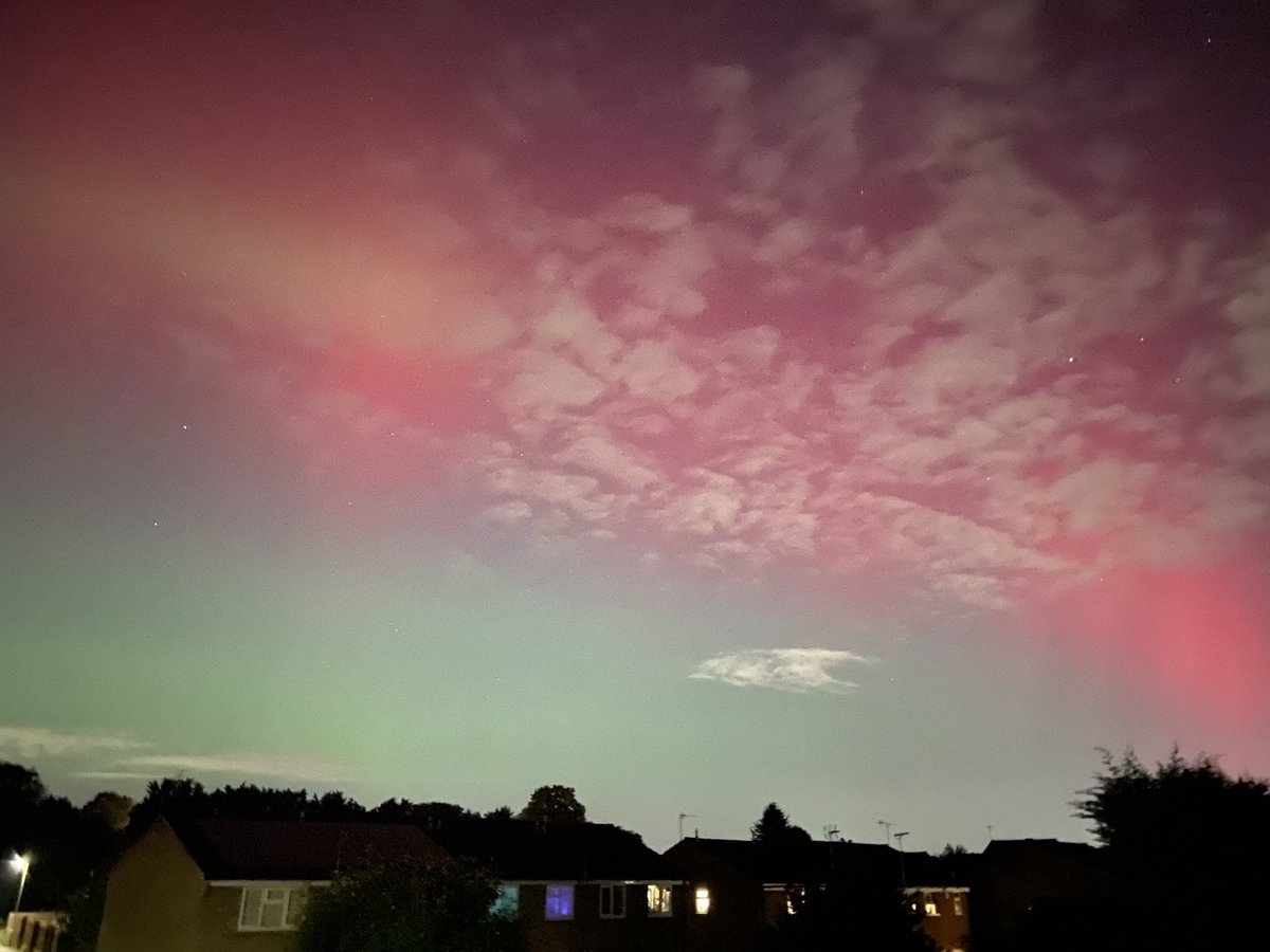 Kristian__W's tweet photo. @HollyJGreen The Aurora last night over West Malling with “Steve” captured too. @SangeetaITV https://t.co/Rt8fwiKi0Y