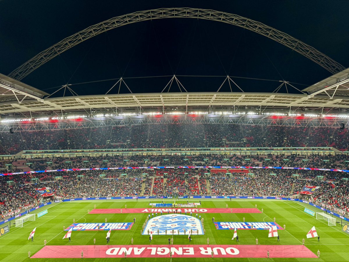 Fodbold er følelser. Spørg bare grækerne om det. På 24 timer gik de fra nyheden om en holdkammerats dødsfald til at besejre England på Wembley.