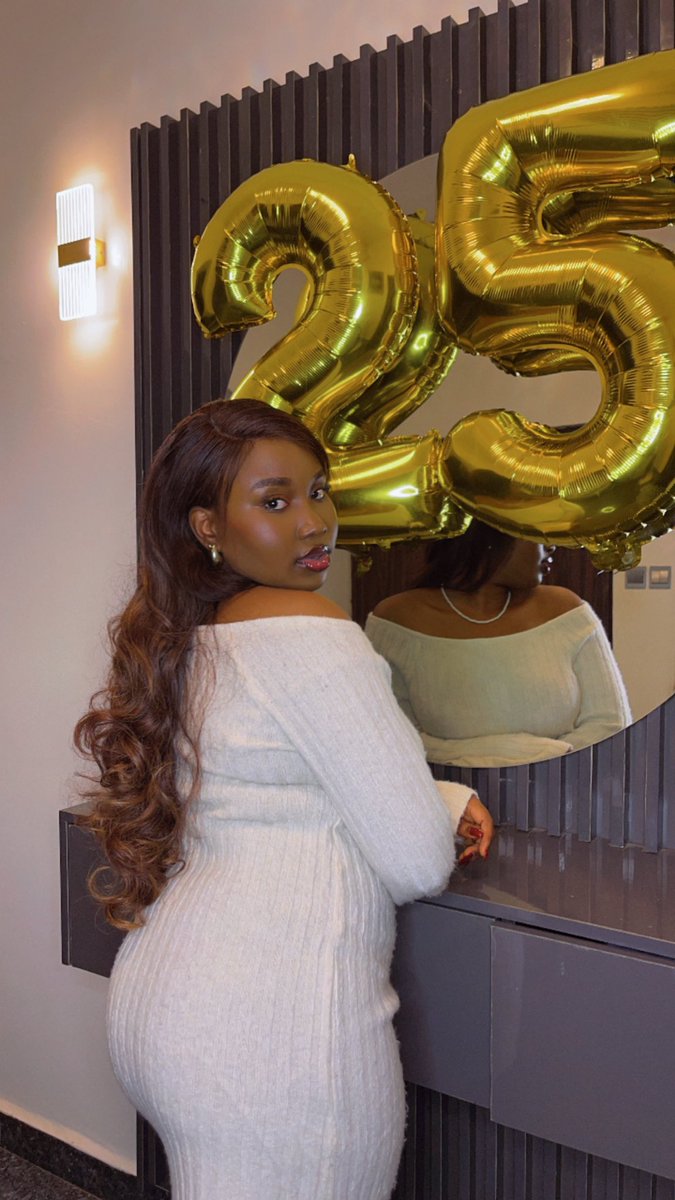 _Oiza_'s tweet photo. 🎂🎈🌸 https://t.co/WD0wWbsEjj