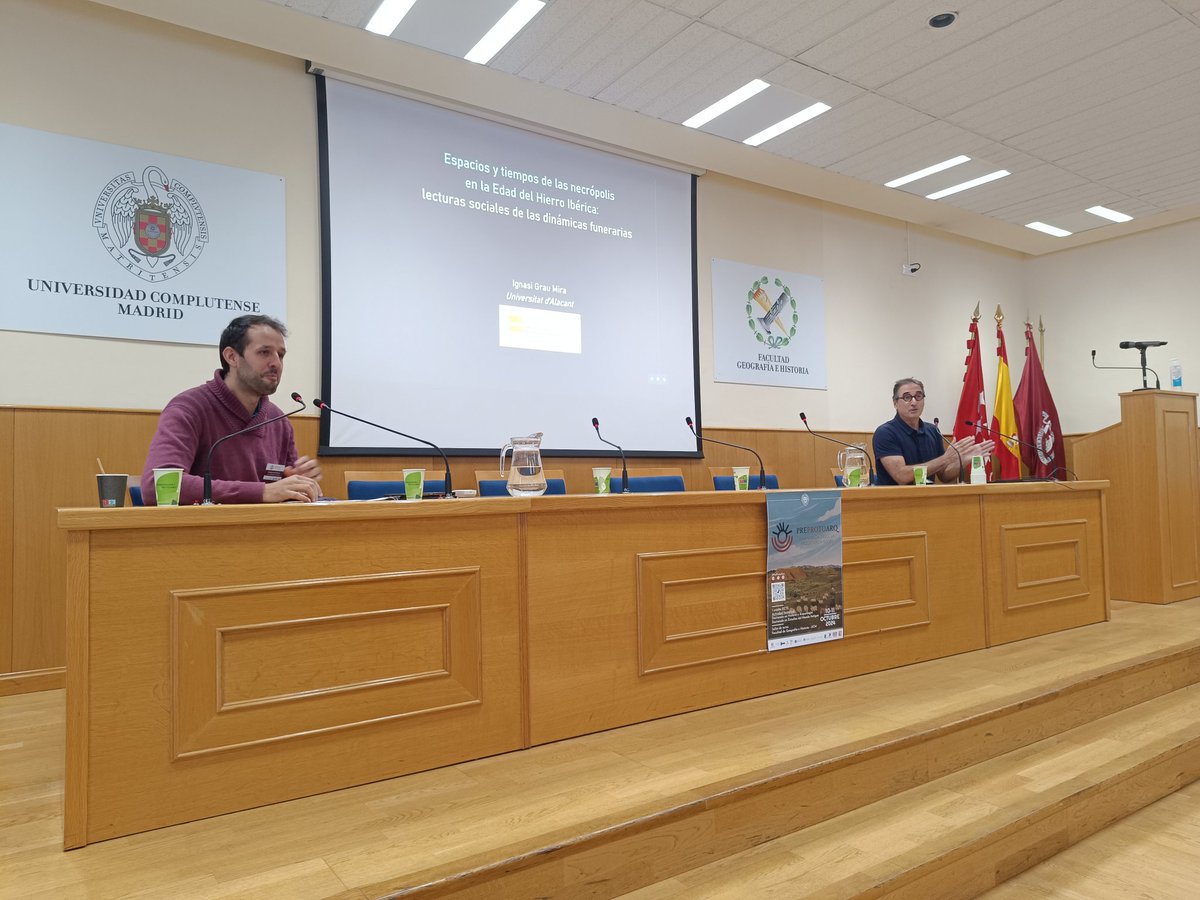 PreProtoArq's tweet photo. Ignasi Grau Mira reflexiona sobre comportamientos y dinámicas sociales en la Edad del Hierro a partir del registro funerario ibérico. #PreProtoArq https://t.co/BKOad8XWw2