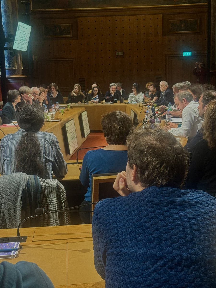 GhislaineSenee's tweet photo. Aujourd’hui colloque sur le rôle et la place des élu·es sans délégation dans un contexte de crise démocratique. Merci d’être venu·es nombreux·ses dialoguer avec @LMPSolene, Pierre Camus @cathcandelier et @RoscoYvon, de belles pistes de réflexion pour des mandats plus motivants. https://t.co/vMfDycpNDO