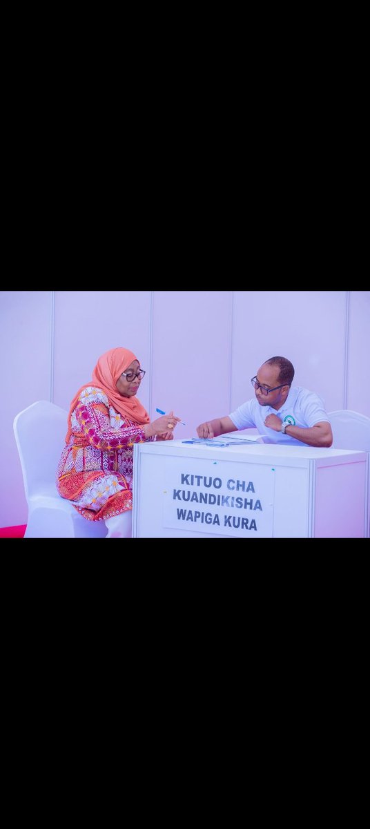 Mhe.Rais Dr SSH na viongozi wengine wametuonyesha  njia ktk zoezi hili la kujiandikisha ktk daftari la wapiga kura.
Ni wakati Sasa Mimi na wewe kuchukua hatua kwenda kushiri zoezi hili hadi hapo tarehe 20/10.
Tuwakumbushe ndugu, jamaa na marafiki kwenda kushiri zoezi hili.