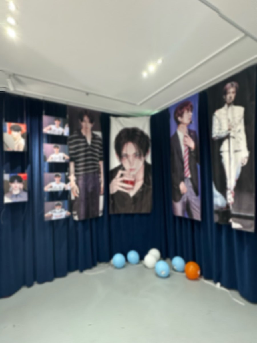 lswf1015's tweet image. 𝑳𝒆𝒕’𝒔 𝒔𝒕𝒂𝒓𝒕 𝒘𝒊𝒕𝒉 𝒇𝒐𝒓𝒆𝒗𝒆𝒓

10/12 - 13 
카페 버퍼링

4층 카페에서 음료 구매 후 B1층에서 전시 관람 / 럭드 가능합니다. 

12일 토요일 럭드 2시부터
13일 일요일 럭드 12시부터
진행됩니다. 방문시 참고 부탁드립니다.

© ɪɴᴛᴇʀꜱᴇᴄᴛɪᴏɴʜꜱ

#Forever_with_Heeseung