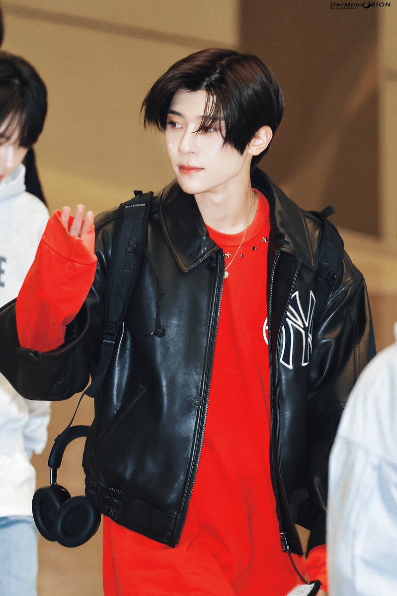 DerMond_SION's tweet photo. 20241011
GMP🛫

#시온 #SION #シオン
#NCT #NCTWISH https://t.co/IpI00c7JgC