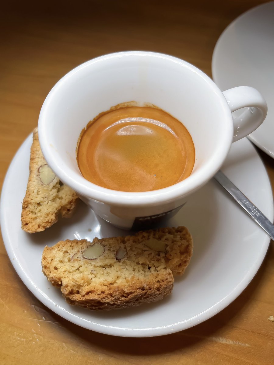 ItalianBarDC (@italianbardc) on Twitter photo Un caffe giusto #espresso - a right proper #coffee ☕️ served with biscotti 😋 <a href="/imeddiecano/">imeddiecano</a> Un caffe giusto #espresso - a right proper #coffee ☕️ served with biscotti 😋 <a href="/imeddiecano/">imeddiecano</a>