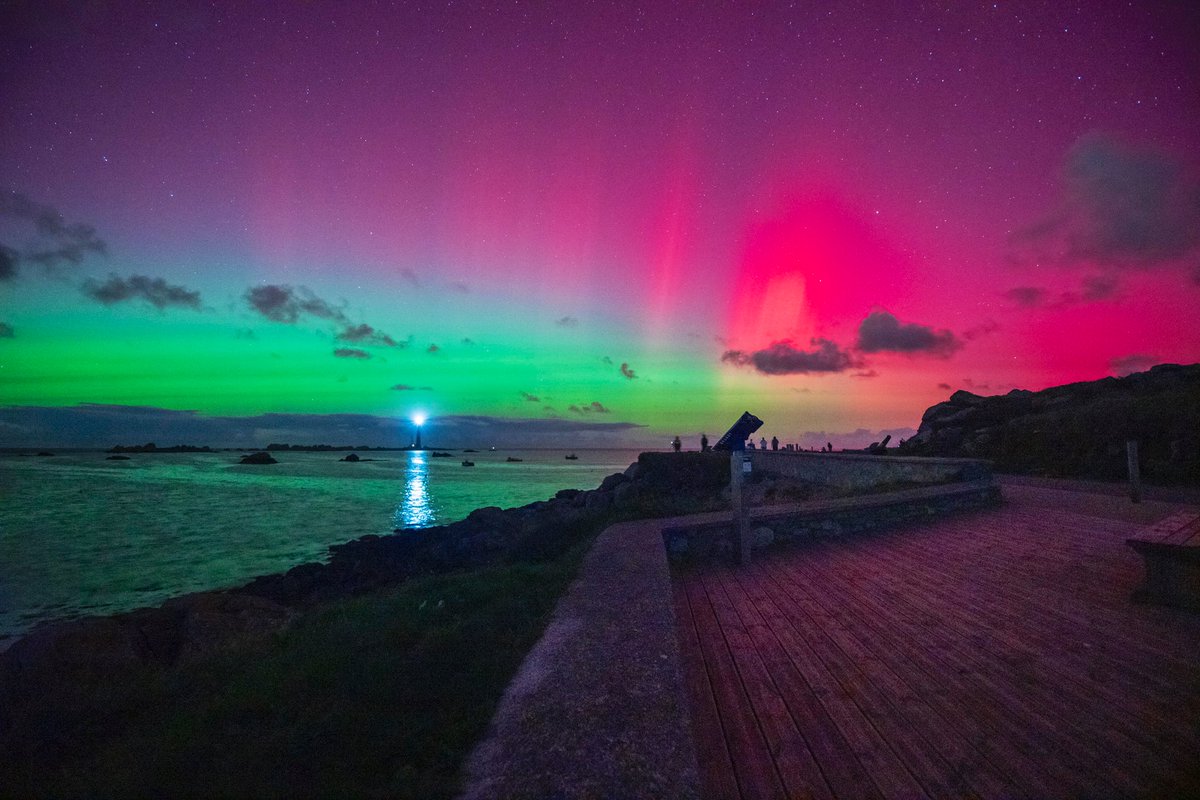 Quel spectacle !!!
Les aurores boréales étaient juste sublime hier soir…
Lilia, le phare de l’île vierge.