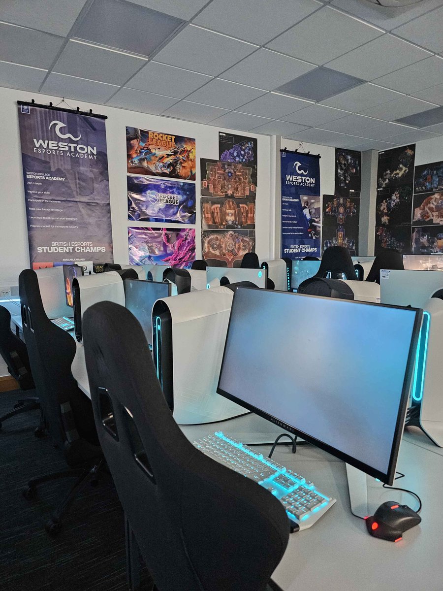 Officially introducing our new Esports Arena for the Weston Waveriders team and our Level 3 Esports Extended Diploma Course!
If you're interested in attending <a href="/westoncollege/">Weston College</a> and being part of our Esports Academy apply at: shorturl.at/aI00H
#RideTheWave