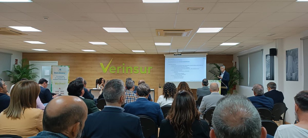 Gracias a nuestros compañeros de <a href="/verinsur/">Verinsur</a> por su hospitalidad al invitarnos a sus Jornadas sobre Circularidad en la Gestión de Residuos Industriales, donde se abordaron las nuevas estrategias en la gestión de residuos.
Enhorabuena!