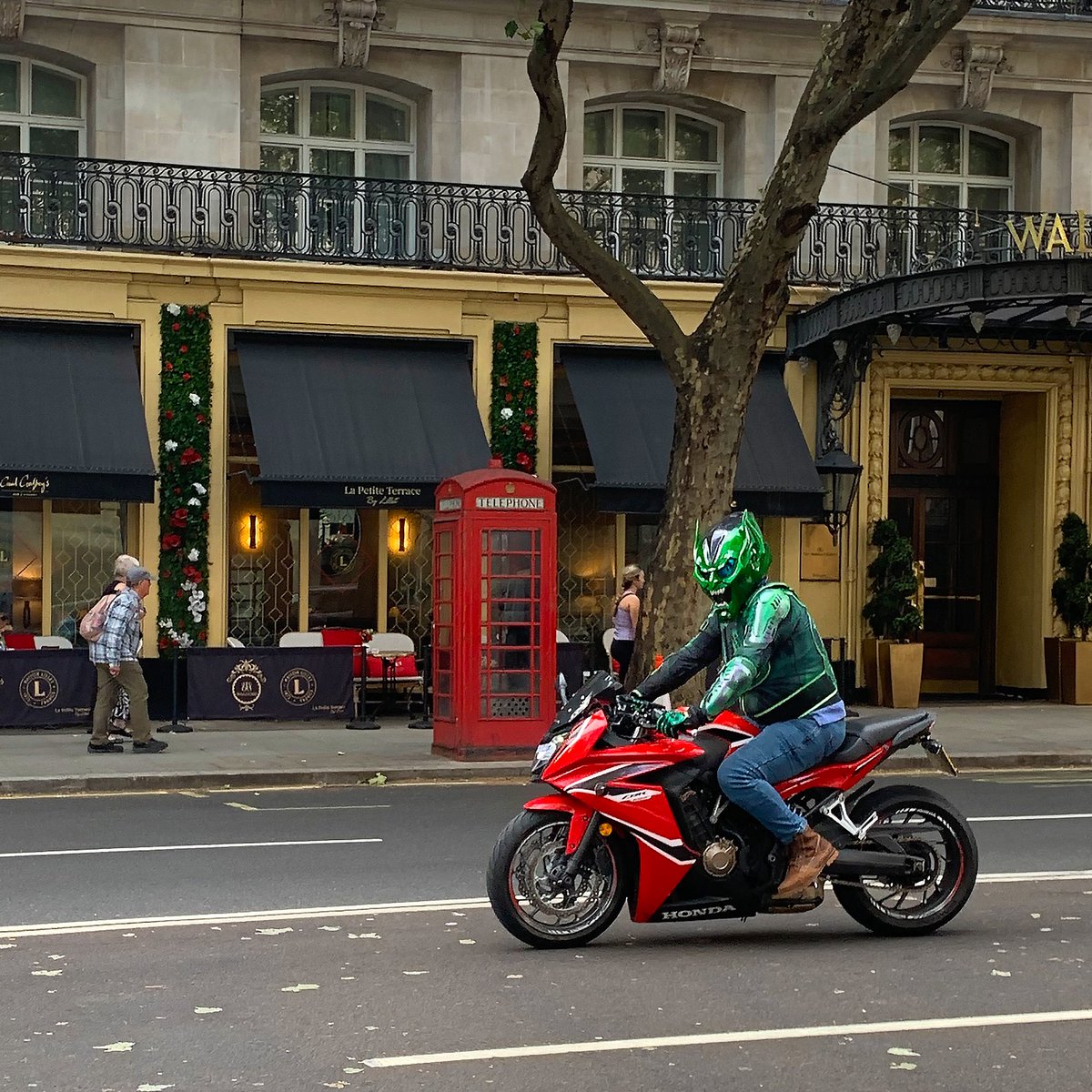 “Stop It” by Luka Palm and produced by Karma Kid drops next week 🛑 Mark 17th October in the calendar and hit the link below for the pre-save ✍️ 

linkin.bio/softboyrecords