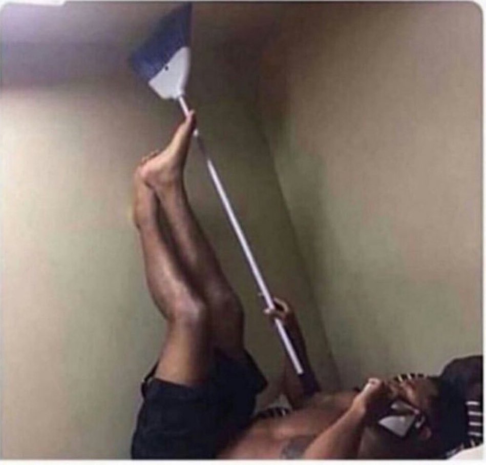 HRegnum's tweet image. الحمد لله عالسلامة ما انفجرت شقف.
طب شو لابسة؟