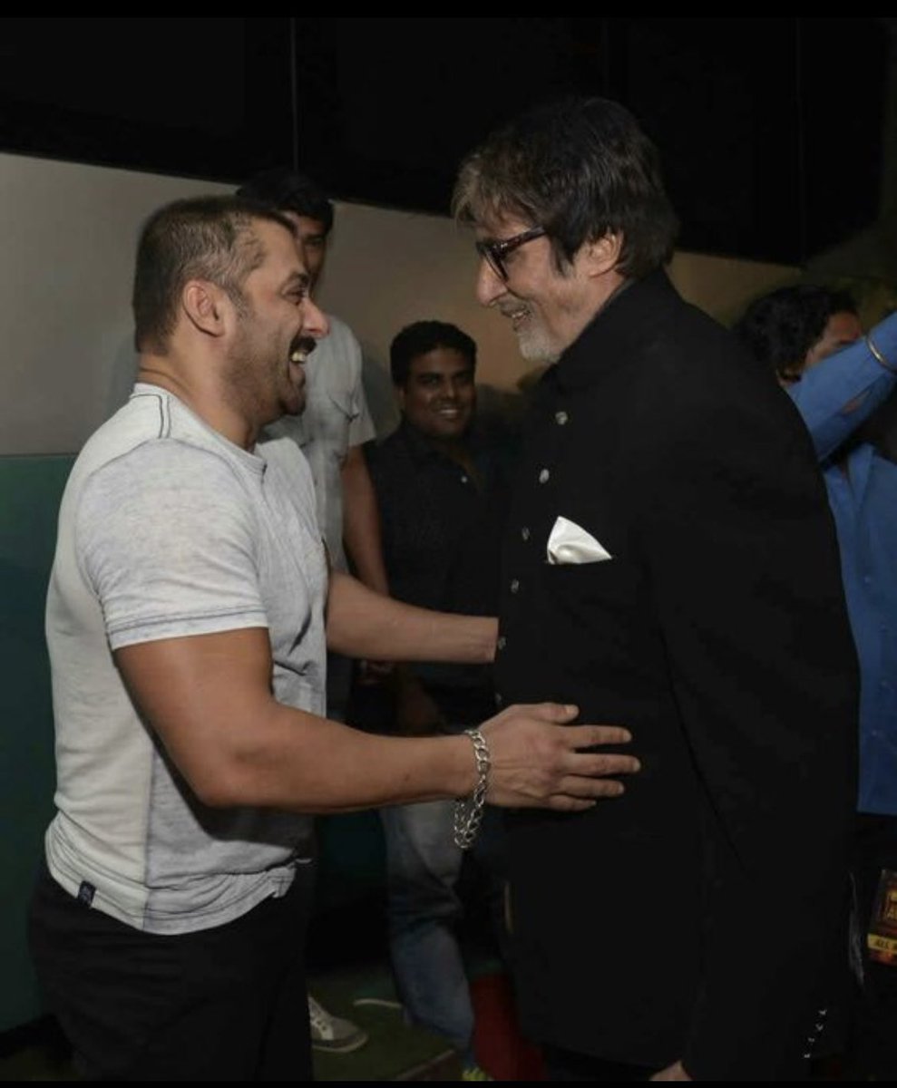 Salman Khan Fan Club (@beingskfan_club) on Twitter photo Wishing the 'Shahenshah' Of Bollywood, Big B aka <a href="/SrBachchan/">Amitabh Bachchan</a> Don A Very Happy Birthday . We Wish You Good Health And Happiness’s Year Ahead! 🎉🤗🍰🎂🍫🎁💐🎉
#HBDMegastarAmitabhBachchan <a href="/ABFansClub_/">🆎Amitabh Bachchan Fan Club 🆎</a> <a href="/BeingABachchan/">Amitabh Bachchan Fan Club</a> <a href="/TeamSrBachchan_/">Amitabh Bachchan (Parody)</a> <a href="/IamABFanClub/">Amitabh Bachchan Fan Club</a>. <a href="/BeingSalmanKhan/">Salman Khan</a> Wishing the 'Shahenshah' Of Bollywood, Big B aka <a href="/SrBachchan/">Amitabh Bachchan</a> Don A Very Happy Birthday . We Wish You Good Health And Happiness’s Year Ahead! 🎉🤗🍰🎂🍫🎁💐🎉
#HBDMegastarAmitabhBachchan <a href="/ABFansClub_/">🆎Amitabh Bachchan Fan Club 🆎</a> <a href="/BeingABachchan/">Amitabh Bachchan Fan Club</a> <a href="/TeamSrBachchan_/">Amitabh Bachchan (Parody)</a> <a href="/IamABFanClub/">Amitabh Bachchan Fan Club</a>. <a href="/BeingSalmanKhan/">Salman Khan</a>