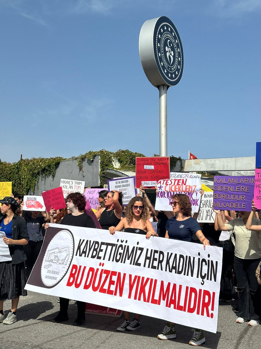 iytedayanisma21's tweet photo. Kaybettiğimiz her kadın için bu düzen yıkılmalıdır! https://t.co/4yHzyDhMnf