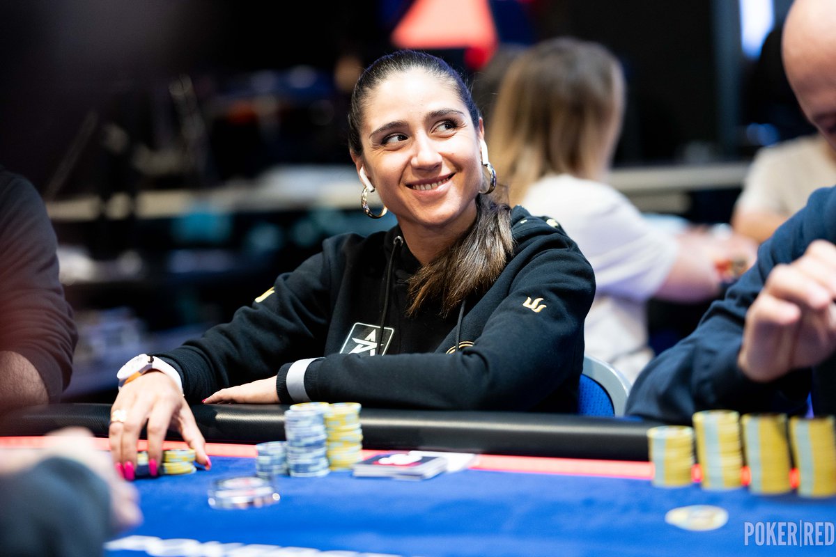 🤩<a href="/AnaMarquez86/">Ana Marquez</a> lidera a la armada en el Eureka Main Event del EPT Chipre

▪️La jugadora malagueña ha avanzado al Día 2 del Eureka con el mejor stack de los 7 clasificados 🇪🇸. Ladislao Dalfo y Rafael Navas consiguen los primeros ITM para los nuestros.

📰poker-red.com/noticias/ana-m…