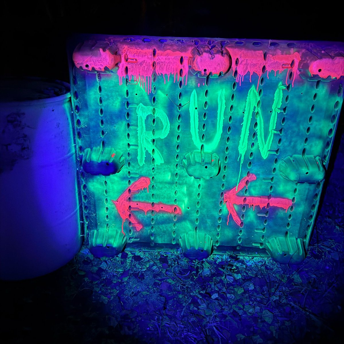 TanksPaintball's tweet image. TX Zombie Hunt starts today at 7:30pm. Scares. Startles. Laughs. Screams. Will you be ready?  #halloween #tankspaintball #fun #zombies #zombie #richmondtx #sugarland