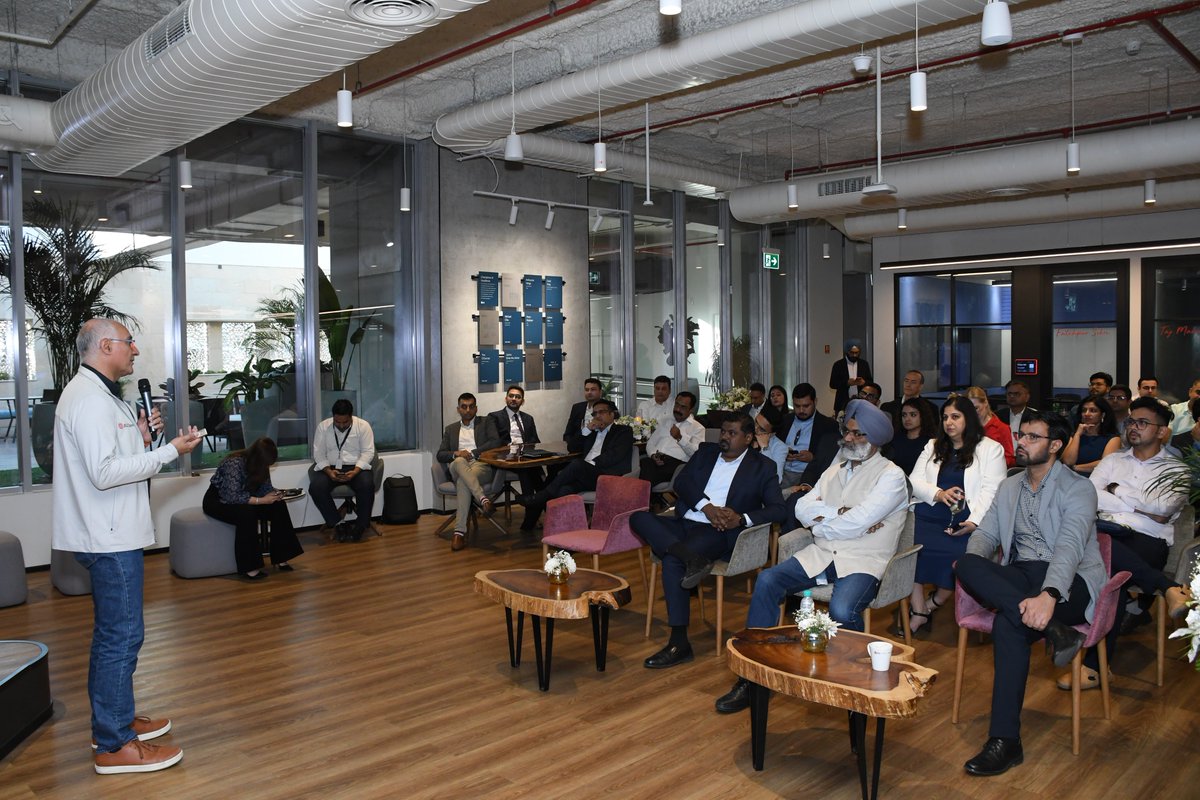 Last week JLL Spark's <a href="/trajsingh/">triskaidekaphobia 🇺🇦</a> and Carolyn Trickett embarked on a JLL TechConnect India roadshow. The team visited <a href="/JLL/">JLL</a> offices in Bengaluru and Gurugram to discuss topics around CRE technology, AI impacts on real estate and showcase JLL Spark startups. #AI #CRE
