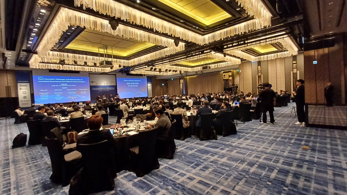 GermanyinKorea's tweet photo. #Gas #oil #uranium supplies can be cut. But no external country can cut off #WindPower. 
#EnergyAutonomy is an important element of #RenewableEnergy in addition to #ClimateAction #Sustainability. 
3rd 🇰🇷🇩🇪 Business Forum on #OffshoreWind today in #Seoul. 
#KGCCI https://t.co/l292ElWTC8