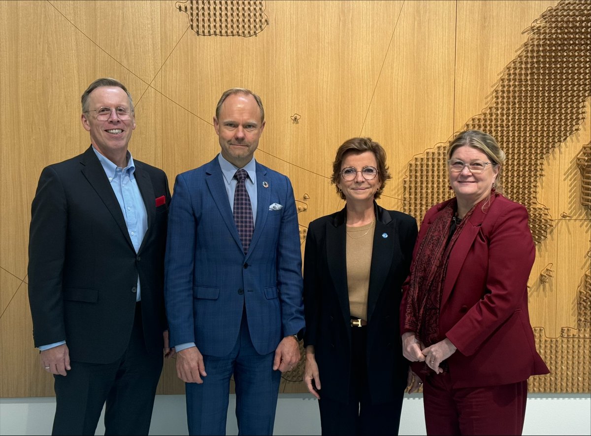 Nordic Investment Bank (@nib) on Twitter photo We hosted <a href="/nordenen/">Nordic Co-operation</a>'s <a href="/EllemannKaren/">Karen Ellemann</a> at our headquarters in Helsinki🤝🇫🇮
Her visit brought together our <a href="/AndreKuusvek/">André Küüsvek</a>, @NefcoNordic's @trondmoe & <a href="/NDFnews/">Nordic Development Fund</a>' <a href="/santalasatu/">Satu Santala</a> for discussions on #equality, #transparency, #democracy & #sustainable future🌍 We hosted <a href="/nordenen/">Nordic Co-operation</a>'s <a href="/EllemannKaren/">Karen Ellemann</a> at our headquarters in Helsinki🤝🇫🇮
Her visit brought together our <a href="/AndreKuusvek/">André Küüsvek</a>, @NefcoNordic's @trondmoe & <a href="/NDFnews/">Nordic Development Fund</a>' <a href="/santalasatu/">Satu Santala</a> for discussions on #equality, #transparency, #democracy & #sustainable future🌍