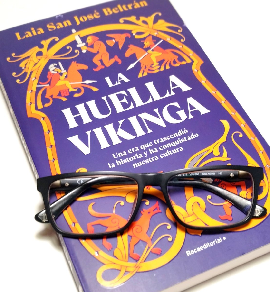La huella vikinga, de <a href="/TheValkyriesVig/">Laia San José Beltrán | Historiadora</a> , es una obra que nos acerca a la la cultura vikinga sin tener en cuenta a quienes más sabemos sobre vikingos, los señores con twitter que no hemos estudiado historia pero hemos visto Thor y casi todas las temporadas de Vikings